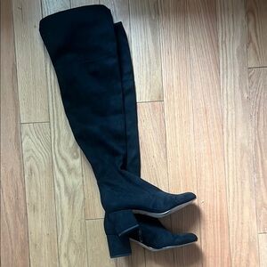 Classic Black Heeled Boots with Block Heel